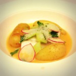 Bar au jus de coques et herbes à potage